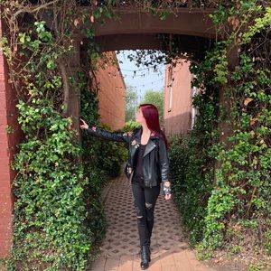 Meet your Posher, Alexis